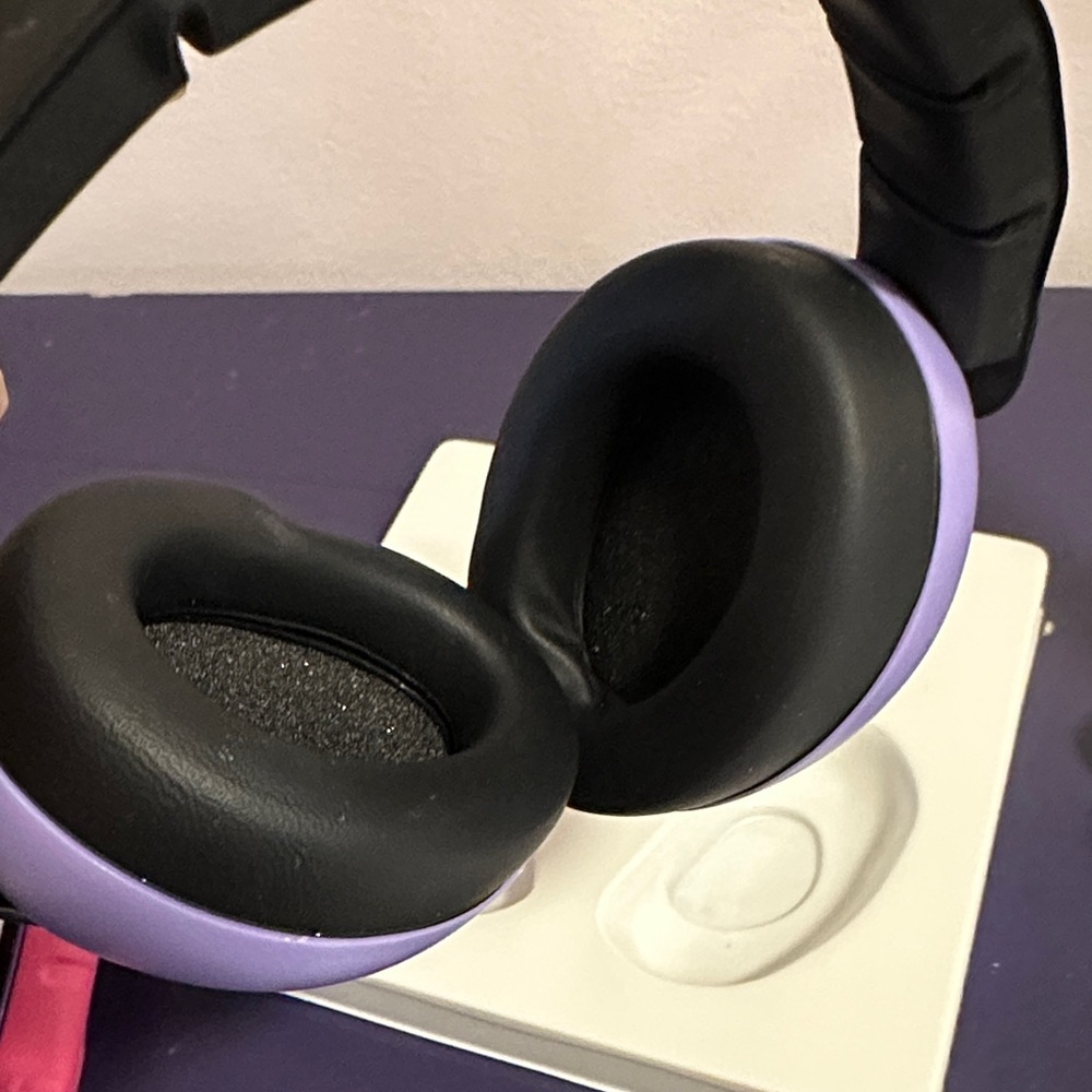 Kids No Blare Protective Earmuffs - Purple and Black - Picture 3 of 5